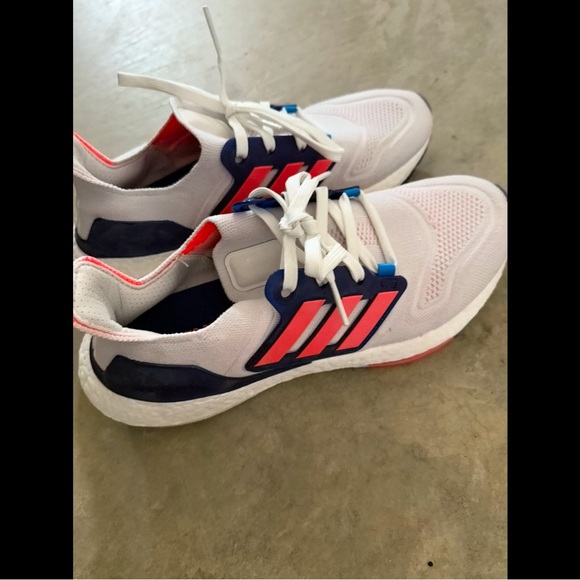 adidas ultraboost - Picture 1 of 3